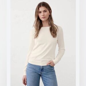 Banana Republic Ivory Long Sleeve Crew Neck Sweater